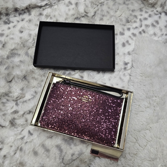 Coach Heart Glitter Small Wristlet - Picture 2 of 13